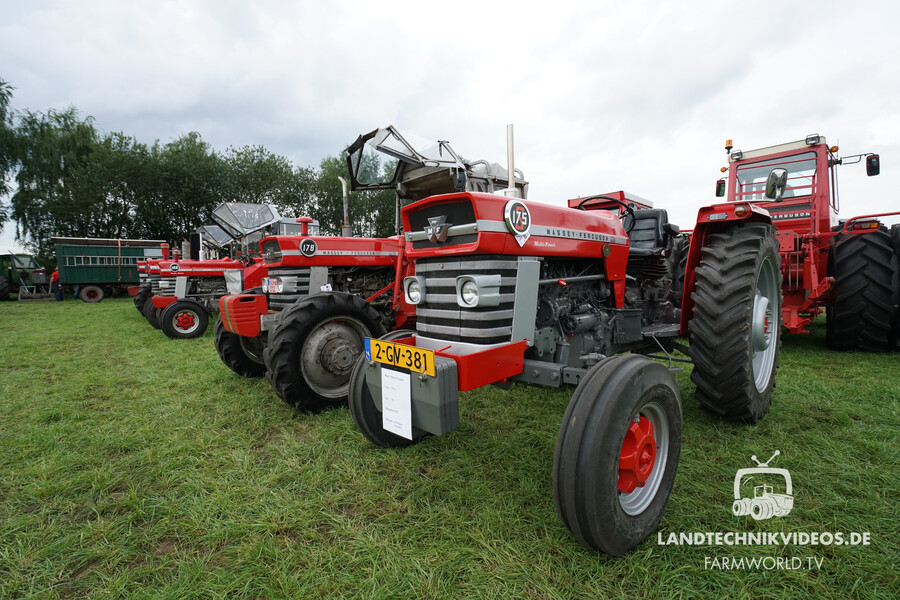 Massey Ferguson Traktoren_12.jpg